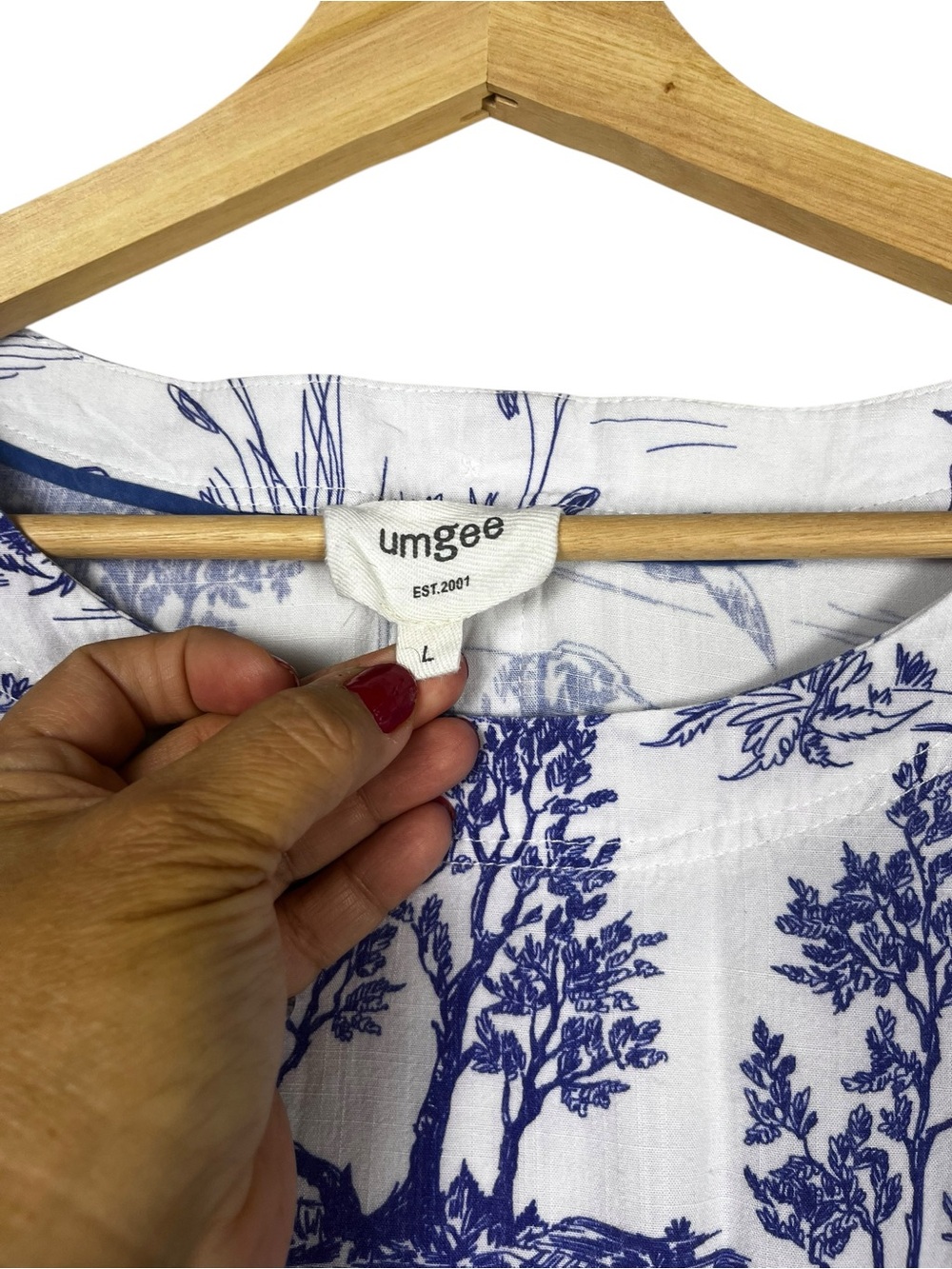 Umgee Sleeveless White Dress with Blue Toile Print size L - Picture 7 of 14